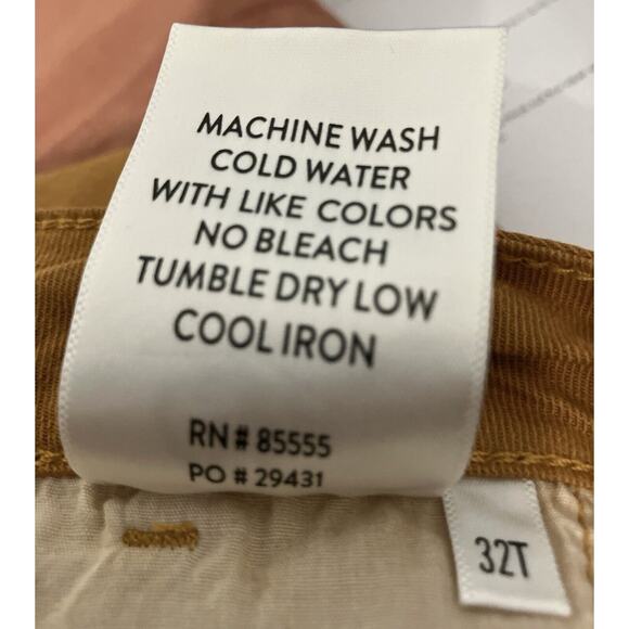 Cosmic Blue Love Women's size 32T Yellowstone Straight Leg Cropped Jeans NWT - Picture 8 of 8